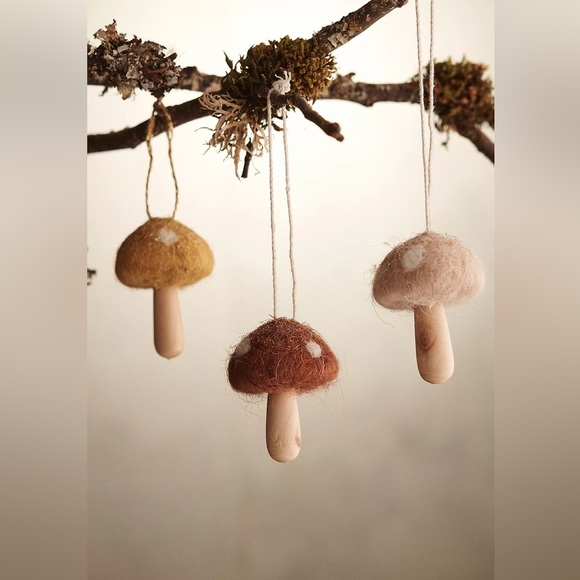 Anthropologie Other - Anthropologie Woodland Mushrooms Felt Ornaments, Set of 3, NWT